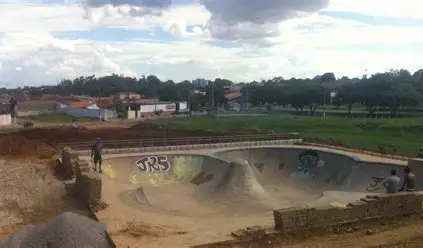 Reforma da pista de skate do Centro Esportivo Zito entra na reta final em Pindamonhangaba