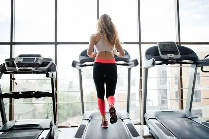 Cardio antes ou depois da musculação? Especialista explica qual a melhor estratégia para cada objetivo