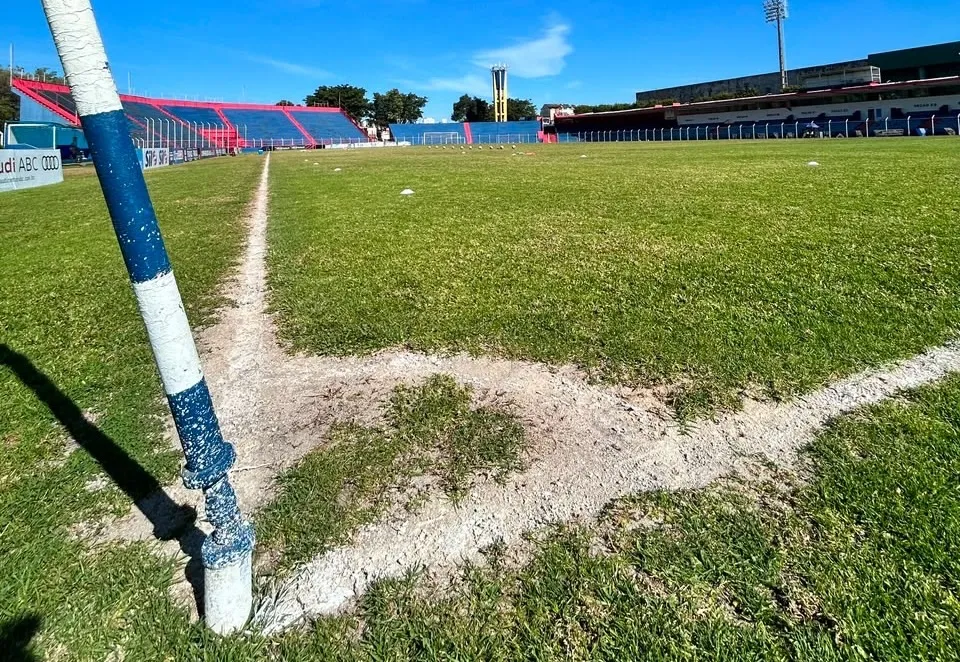 São José EC critica condições do gramado do Anacleto Campanella após estreia na Copa Paulista
