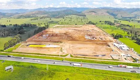 Obras da Hitachi Energy avançam em Pindamonhangaba e produção deve começar em 2028