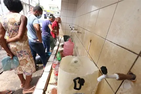 Bairros de São José dos Campos entram no terceiro dia sem água e falta de abastecimento afeta moradores, condomínios e comércio