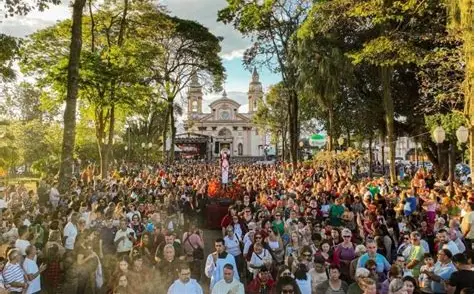 Festa do Senhor Bom Jesus começa nesta sexta-feira e terá 17 dias de programação religiosa, cultural e musical em Tremembé