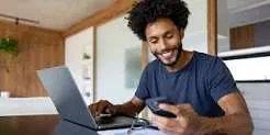 Jovens transformam a relação com o dinheiro e expõem desafios financeiros nas redes sociais