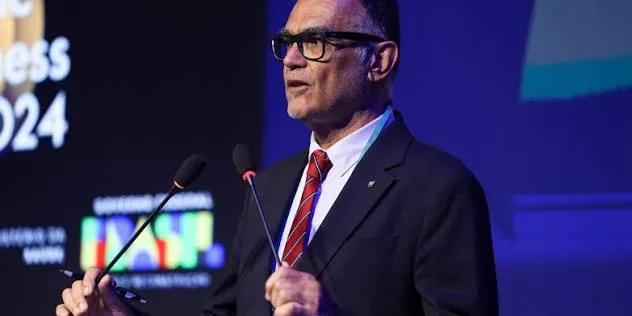 Diretor-geral da OMS recebe título de Doutor Honoris Causa concedido pela Fiocruz