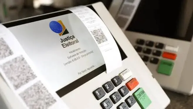 Uso de inteligência artificial amplia debate sobre campanhas políticas nas eleições de 2026