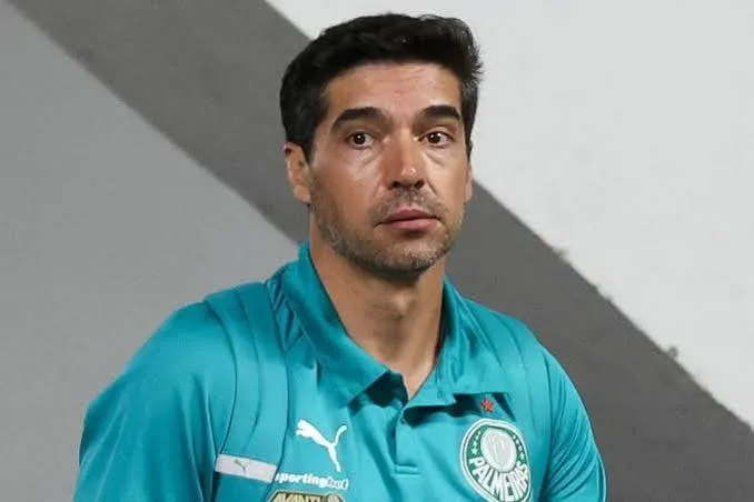 Abel Ferreira ironiza venda de mando do Fortaleza e critica decisão antes de duelo pelo Brasileirão