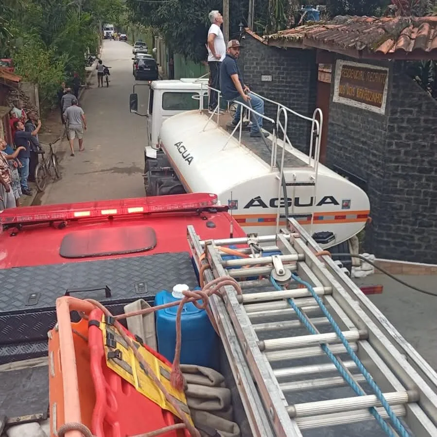 Homem sofre queimaduras graves após incêndio atingir residência em São Sebastião