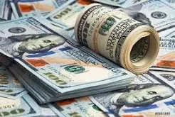 Dólar oscila e Ibovespa acompanha expectativas sobre economia brasileira e cenário externo