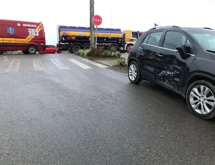 Motociclista morre após ser atingido por carro durante ultrapassagem proibida em São Bento do Sapucaí