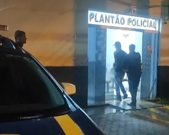 GCM prende homem por tráfico de drogas na Praia Deserta, em São Sebastião