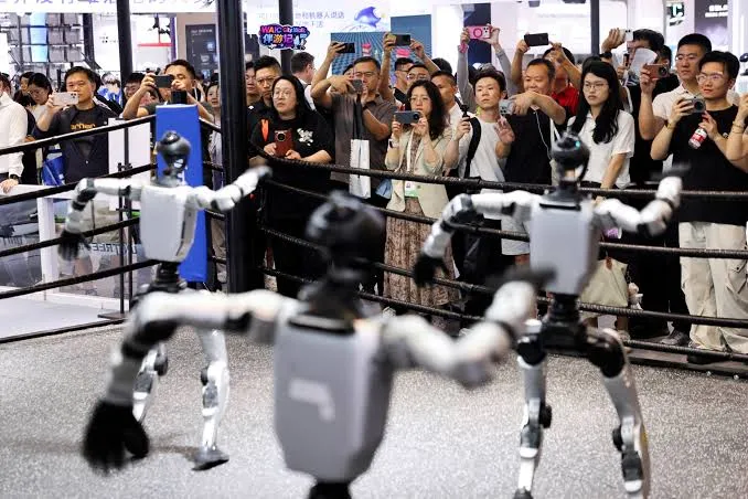 Gigante chinesa de robôs estreia na Bolsa após levantar quase US$ 1 bilhão